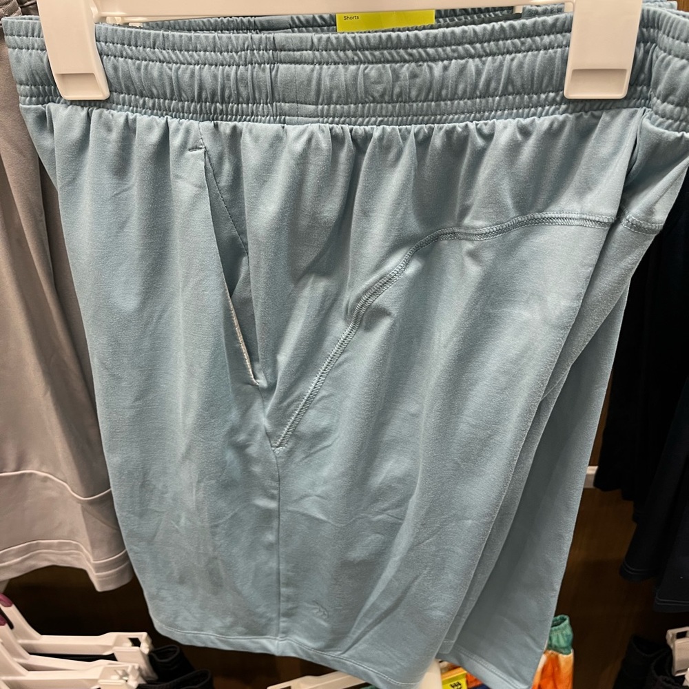 6 All in motion Shorts Small NWT